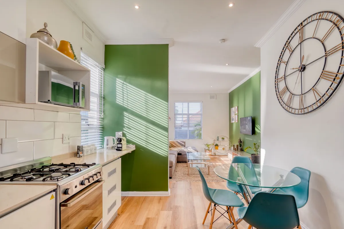 Hampton Collection self-catering apartment in Windermere (Morningside), Durban
